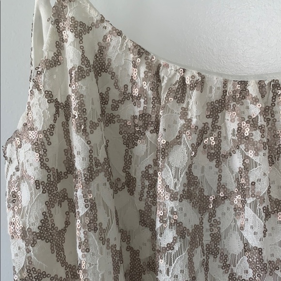 Cropped Scoop Back Flutter Top with Sequins - Picture 4 of 4